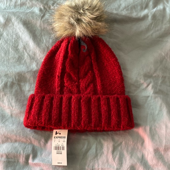 Express Red Knit Beanie with Pom Pom NWT - Picture 1 of 3